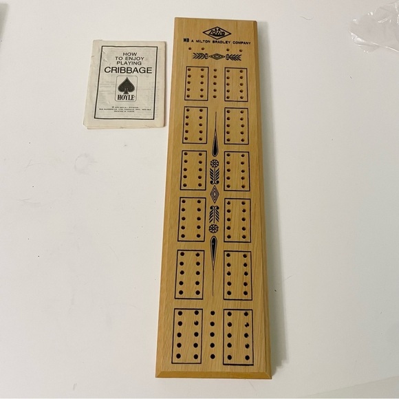 Vntg 1975 Wooden Cribbage Board E.S. Lowe Milton Bradley Manual Read - Picture 8 of 15